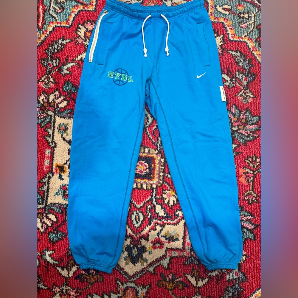 Men’s Nike EYBL Standard Issue Sweatpants size medium, new with tags!